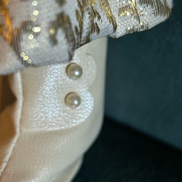 👀 HUGE SALE! VINTAGE ACCENTS OCCASIONS 2000 AUTHENTIC COLLECTIBLE EDITION DOLL - Picture 3 of 12